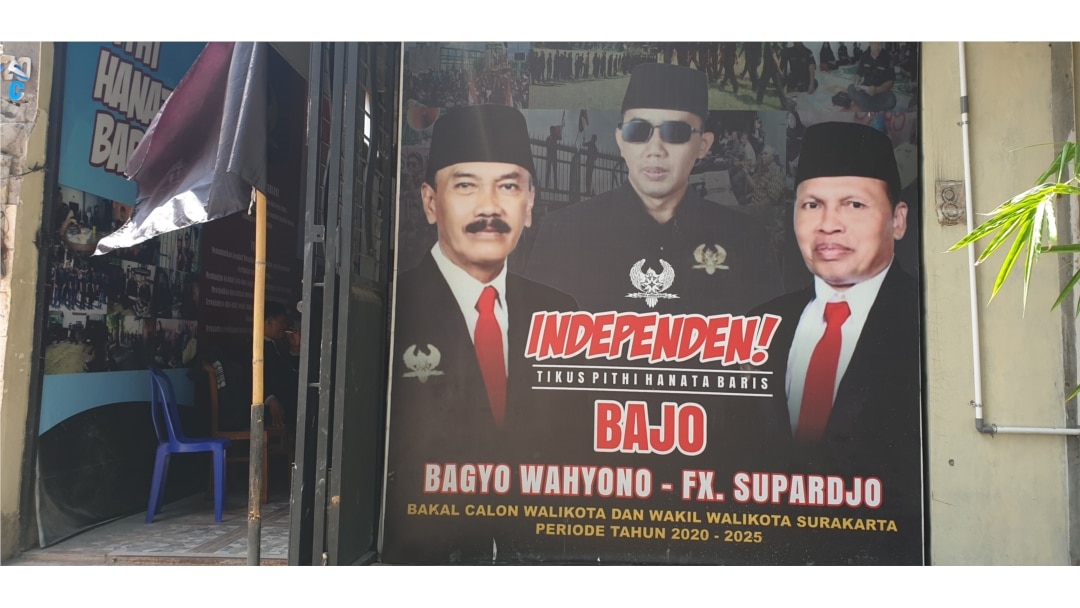 Posko Pemenangan Calon jalur Perseorangan atau Independen di Solo, Bagyo Wahyono- FX Supardjo, Rabu (2/9). (Foto: VOA/ Yudha Satriawan)