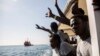 Angkut Migran Gelap, Italia Sita Kapal Bantuan Berbendera Italia