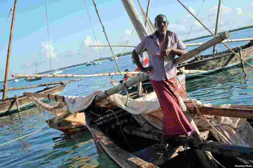 Vae Buno Vae has been fishing around Lamu for 35 years, but now he&rsquo;s afraid fishing as a livelihood is about to vanish, Nov. 26, 2014. (VOA / Hilary Heuler)