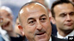 Ministro de Exteriores de Turquia, Mevlut Cavusoglu. Holanda dijo que estaba buscando con las autoridades turcas una "solución aceptable" a los planes de Cavusoglu de hacer campaña en Holanda.