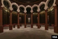 As well as introducing modern interior design, old rooms of the Sursock Museum were also preserved (VOA photo - J. Owens).
