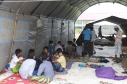 Para pengungsi etnis Muslim-Rohingya di kamp pengungsian di gedung Balai Latihan Kerja (BLK) Kota Lhokseumawe, Aceh, Kamis, 10 September 2020. (Foto: Courtesy/Humas Pemkot Lhokseumawe)