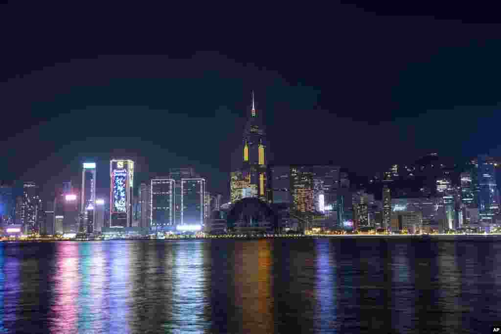 A general view of the Victoria Harbor on New Year&#39;s Eve, in Hong Kong, Dec. 31, 2020.