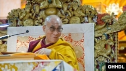 Dalai Lama gives teachings to students from Southeast Asia