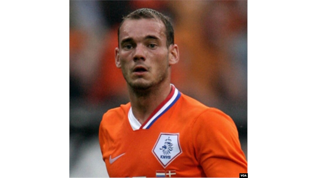 Wesley Sneijer, tombak tim Oranye, menjadi calon kuat peraih Bola Emas untuk Piala Dunia kali ini, bersaing dengan salah satunya, David Villa.