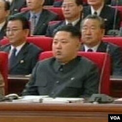 Kim Jong-un, putera bungsu Kim Jong-il duduk di deretan terdepan dalam konferensi partai pekan ini di Pyongyang.