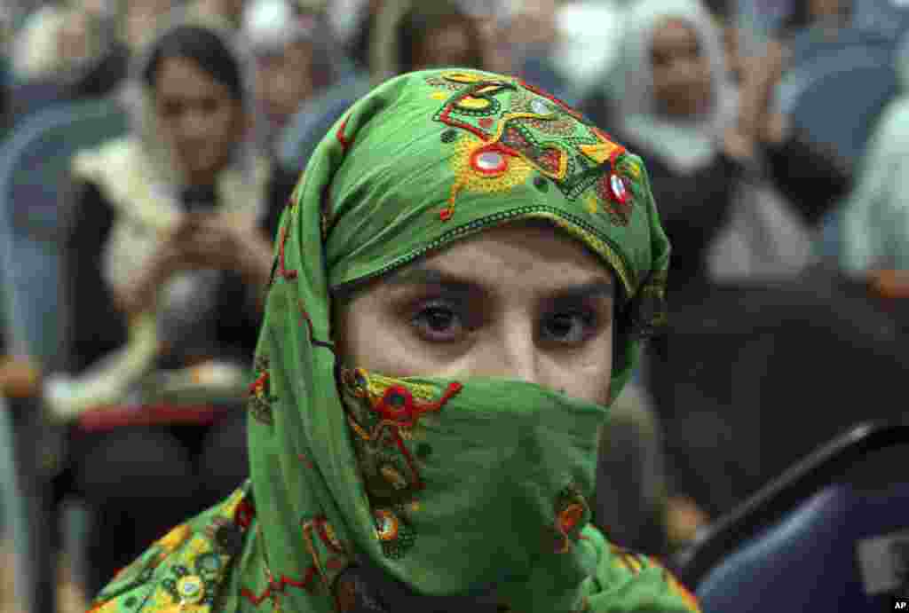 این زن جوان در کارزار تبلیغاتی اشرف غنی رئیس جمهوری فعلی افغانستان شرک کرده است. قرار است انتخابات در اواخر سپتامبر برگزار شود و فعالیت نامزد ها شروع شده است. پیش بینی می شود اشرف غنی و عبدالله عبدالله اصلی ترین رقبا باشند.