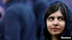 Peraih Nobel Perdamaian Malala Yousafzai yang berasal dari Pakistan tampak hadir dalam sebuah acara di Londong, Inggris, pada 29 Mei 2019. (Foto: Reuters/Matthew Childs)