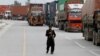 کاهش تجارت افغانستان و پاکستان و کساد بازار تورخم