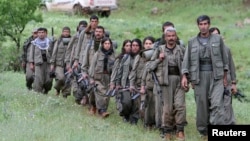 Militan Kurdi atau PKK siaga di basis mereka di Irak utara, dekat perbatasan Turki (foto: dok).