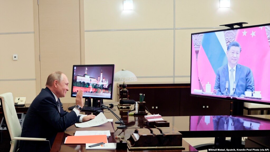 俄罗斯总统普京与中国国家主席习近平举行视频会议（2021年12月15日）(photo:VOA)