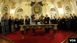 La presidenta Cristina Fernández de Kirchner y el nuevo ministro de Salud en una conferencia en la Casa Rosada.