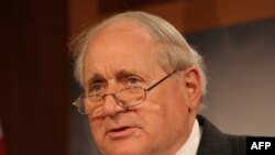 Thượng nghị sĩ Carl Levin, Chủ tịch Tiểu ban thường trực về Điều tra của Thượng viện Mỹ, viết rằng sự suy sụp của ngành tài chánh có thể được ví như một cuộc “tấn công kinh tế” do con người gây ra