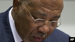 L'ancien président libérien Charles Taylor attendant le verdict 
