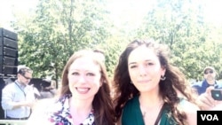 ანა ლეჟავა და ჩელსი კლინტონი