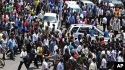 Zimbabwe Civil Servants Consider Strikes