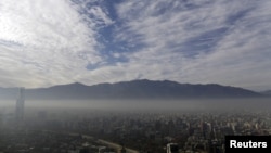 Smog shrouds Chile's capital Santiago, Chile, June 22, 2015. 