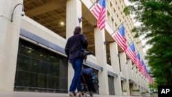 Frente del edificio del FBI en Washington.