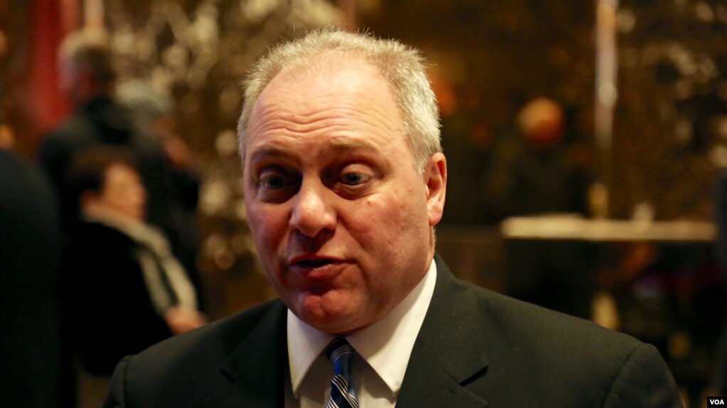 FILE - House Majority Whip Steve Scalise talks with journalists at Trump Tower in New York, Dec. 12, 2016. (R. Taylor/VOA) 