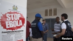 Áp phích khuyến cáo về dịch bệnh Ebola.
