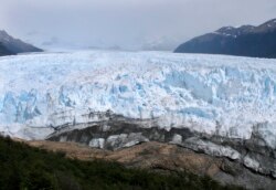 Gletser Perito Moreno di wilayah Patagonia selatan dekat El Calafate, 3 Januari 2009. (Foto: REUTERS/Ernesto Fernandez)