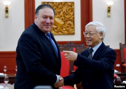 TBT ĐCSVN Nguyễn Phú Trọng tiếp Ngoại trưởng Mỹ Mike Pompeo (trái), tháng 7/2018