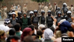 Bentrokan polisi dan demonstran di Sana'a, Yaman menewaskan 4 orang Selasa (9/9).