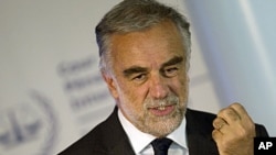 International Criminal Court's ( ICC ) chief prosecutor Luis Moreno-Ocampo speaks at a news conference in The Hague, March 3, 2011