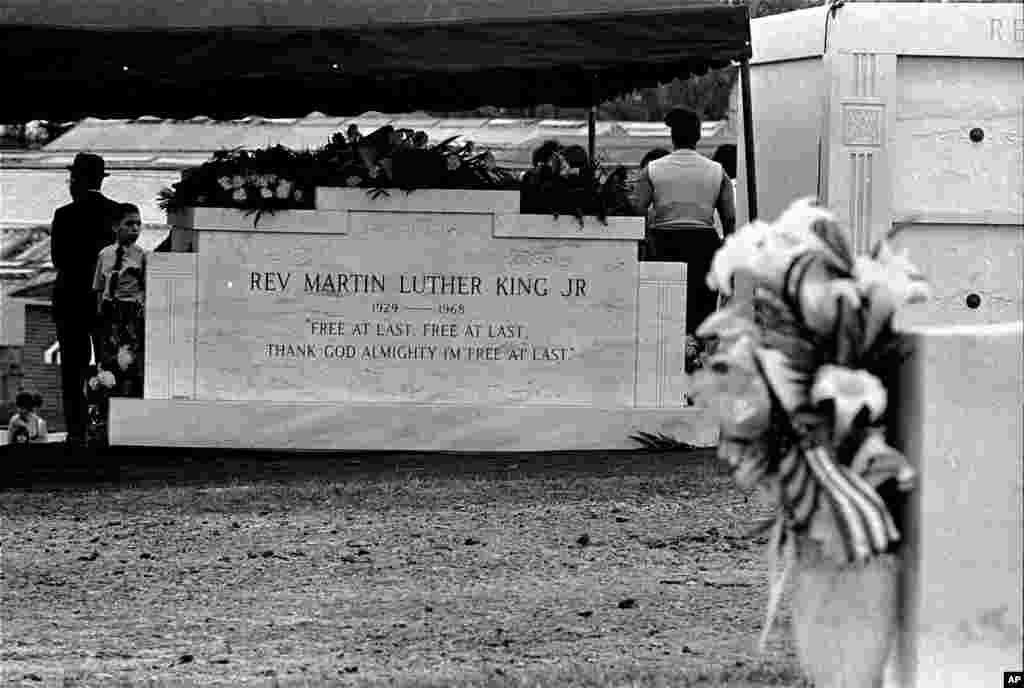 The grave of Martin Luther King, Jr., is shown at South View Cemetery, Atlanta, Georgia, April 9, 1968. 