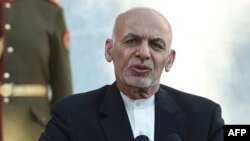 افغان صدر اشرف غنی نے ہفتے کو وزرائے داخلہ، دفاع اور آرمی چیف کو ہٹا دیا تھا۔ 
