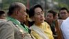 버마 아웅산수치 여사, 군 열병식 참석