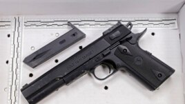 Foto de archivo de la pistola de balines que usaba Tamir Rice el día que murió baleado por un policía.