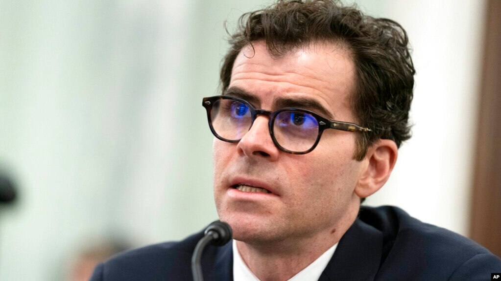 Adam Mosseri, jefe de Instagram, testifica ante la subcomisión de Comercio, Ciencia y Transporte de la Comisión de Seguridad de Productos del Consumidor y Seguridad de Datos del Senado, el miércoles 8 de diciembre de 2021, en Washington. (AP Foto/José Luis Magaña)