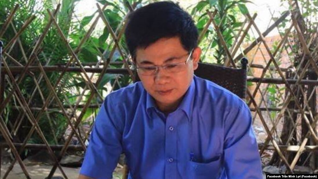 Ông Trần Minh Lợi, chủ trang Facebook “Diệt giặc nội xâm,” bị tuyên án 4 năm 6 tháng tù giam về tội đưa hối lộ.