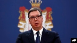Predsednik Srbije Aleksandar Vučić saopštio je tri nove mere posle sastanka kriznih štabova