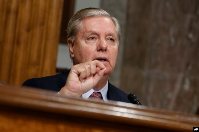 Senador Lindsey Graham.