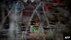 "no man's land" က ရိုဟင်ဂျာတွေ - AFP PHOTO / Ye Aung THU