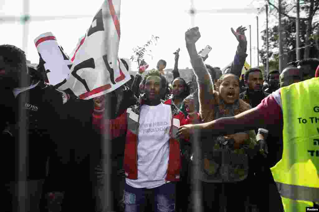 African migrants take part in a protest at Rabin Square in Tel Aviv, Jan. 5, 2014. 