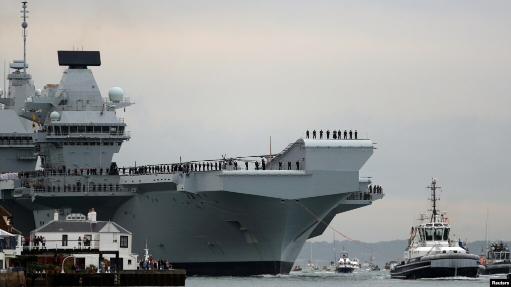 英国皇家海军“伊丽莎白女王”号抵达朴茨茅斯海军基地。（资料照片）(photo:VOA)
