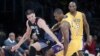 Tim Basket LA Lakers Kalahkan Charlotte Bobcats 