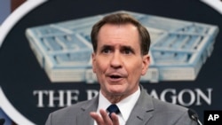 Le porte-parole du Pentagone, John Kirby, s'exprime lors d'un briefing au Pentagone à Washington, le 24 janvier 2022.