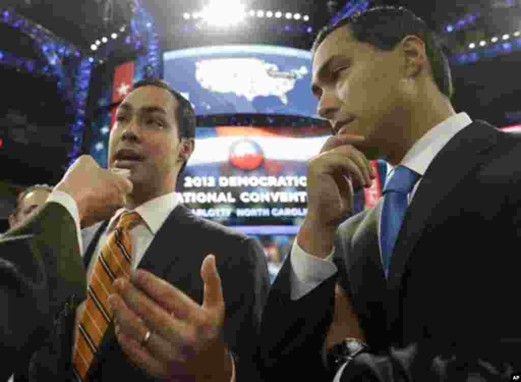 Le maire de San Antonio, Julian Castro ( à gauche), et son frère jumeau, Joaquin Castro, candidat à la Chambre des représentants.