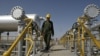 Trung Quốc thách thức trong việc mua dầu của Iran