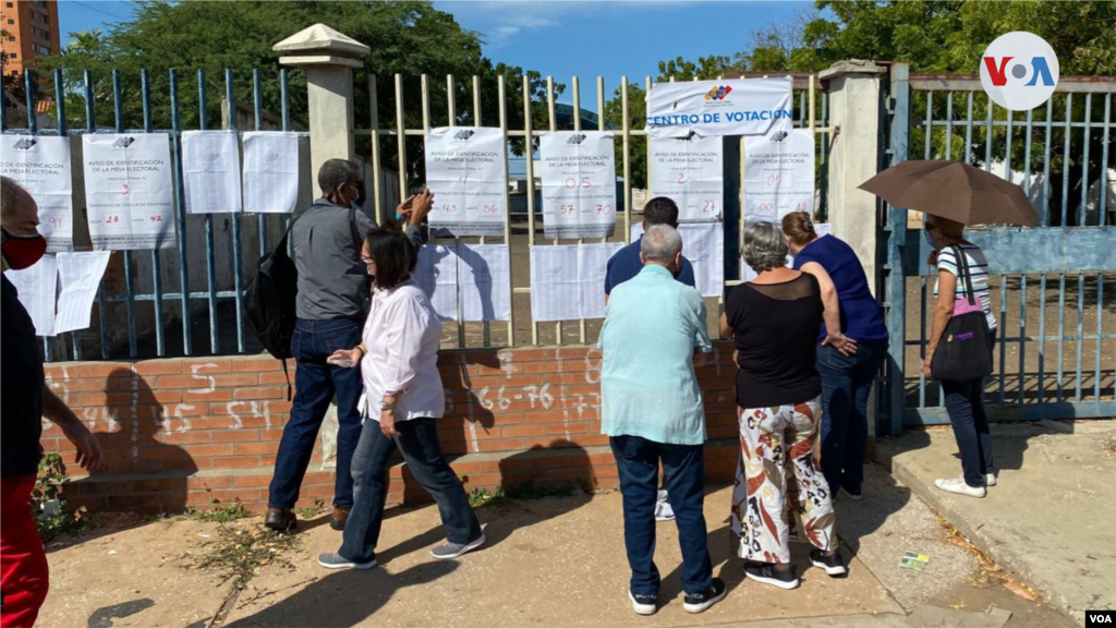 Centro comicial Escuela Básica Estatal Lucila Palacios de Maracaibo [Foto: Gustavo Ocando]