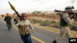 Một toán ngoại giao Anh bị bắt sau khi đến Libya tiếp xúc với phe nổi dậy