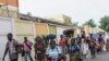 La population fuit massivement le sud de Brazzaville, théâtre de violences au Congo