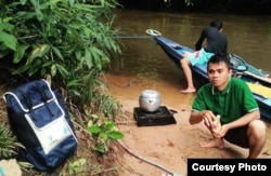 Petugas BPS di Kabupaten Kotawaringin Timur, Kalimantan Tengah bertugas di medan yang berat. (Foto: Humas BPS)