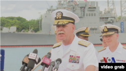 美軍太平洋艦隊司令斯威夫特上將，7月5日星期二舉行的演習開幕記者會上。（視頻截圖）
