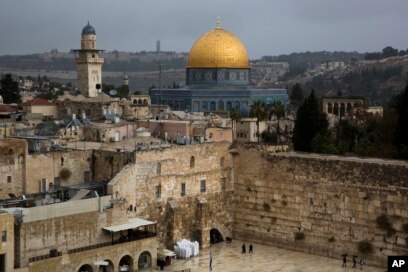 د بیت المقدس د تاریخي ښار بنسټ د میلاد دمخه په ١٠١٠ کال کې د پیغمبر داود په وخت کې ایښود شوی دی