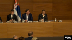 Predsednik Srbije Aleksandar Vučić tokom sastanka sa predstavnicima Srba sa Kosova, Foto: Glas Amerike